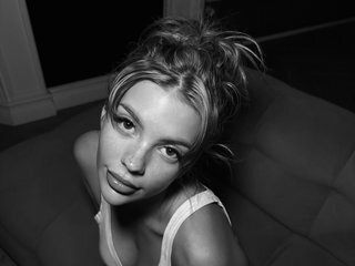 Erotski video chat SophieFleurr