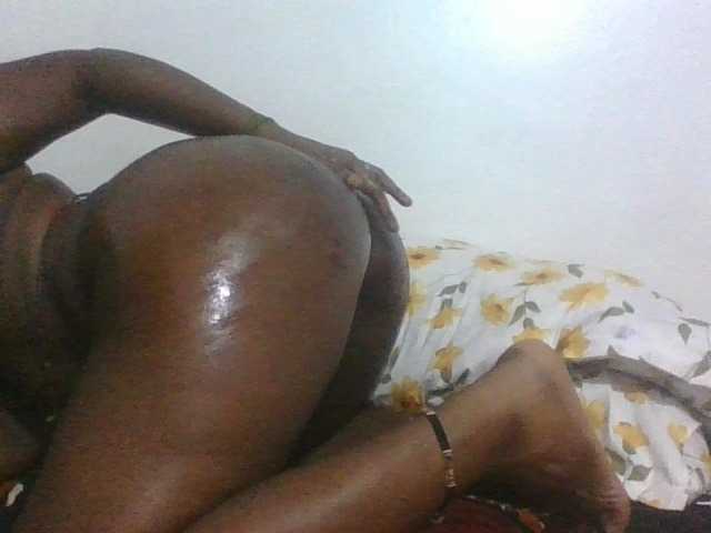 Emitiranje snimki zaslona Squirty-Pussy