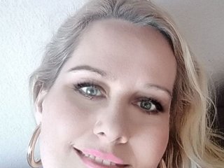Erotski video chat SquirtyMaya