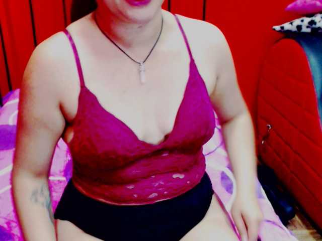 Fotografije Stephanyhot1 welcome to my room, I'm Stephany, add me to your favorites list and let's have pleasant orgasms ♥♥♥Would you like to experiment with the prohibited? Let's go private and find out