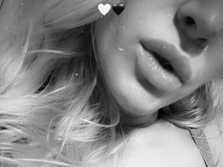 Erotski video chat Suuzykiss