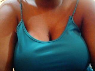 Erotski video chat Sweet-teyy