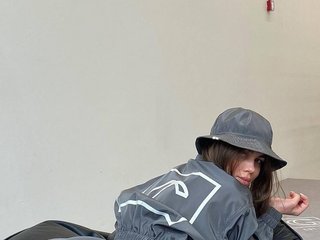 Erotski video chat SweetKittyX