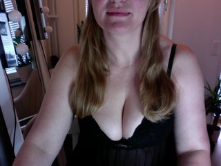 Erotski video chat TheGirlNextDoor1