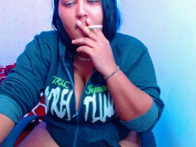 Fotografije Themistress #findom #smoke #mistress #bigboobs #sph #lovense