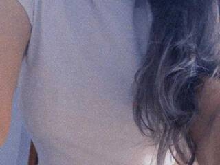 Erotski video chat Thyx-model