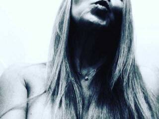 Erotski video chat tieta