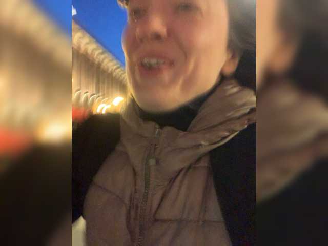 Emitiranje snimki zaslona TreshGirls