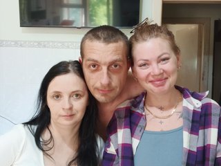 Erotski video chat Triopara