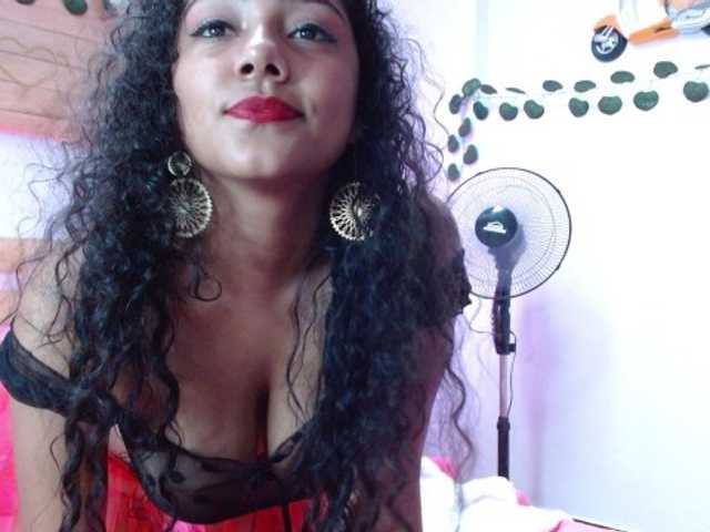 Fotografije Valentinax6 Hi guys welcome to my room im new model in here complette my first goal and enjoy the show #latina #curvy #sexy #brunette #dildo #naked #fuck