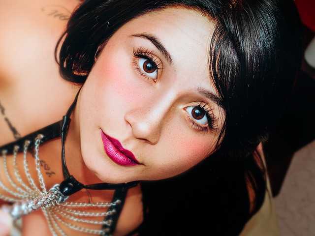 Fotografija profila Valerie-Saenz