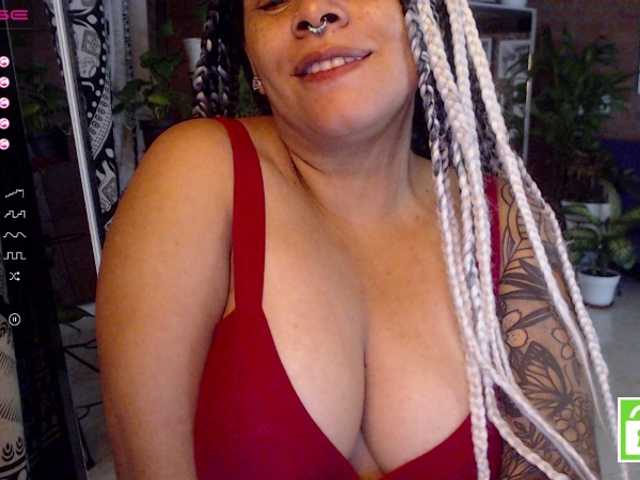 Fotografije VenusSex 219♥Tits oil; TWERT and spanking on my big ass for you / PVT ON / CONTROL ME / #squirt #smallcock #hairypussy #milf #JOI #hairy #ass #mature #latina #naked #milf #black ♥