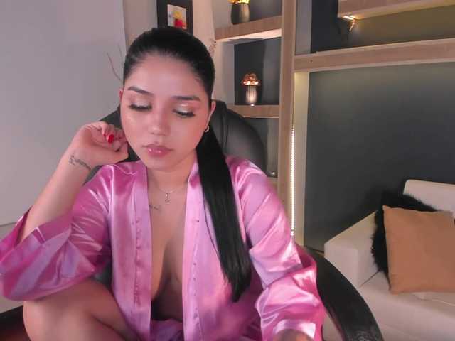 Fotografije VictoriaLeia beautiful latina with hot pussy for you to make her reach orgasm IG: Victoria_moodel♥ Striptease♥ @remain tks left
