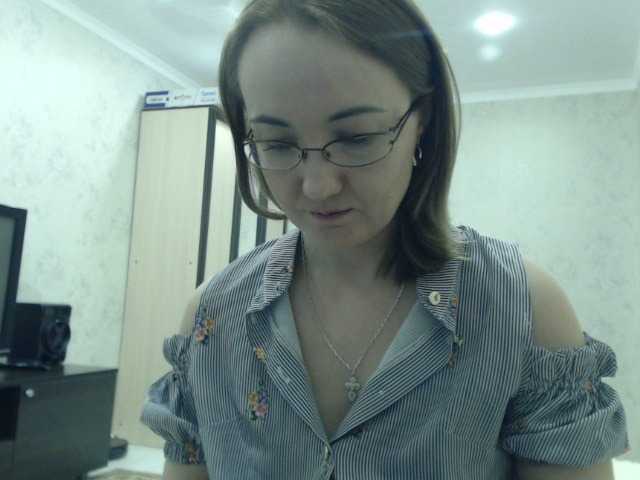 Fotografije viktoriyax I watch your camera for 21 tokens, listen to music for 10 tokens, and also go to ***ping, groups and private. Tips are welcome. Also put the Love of visitors!