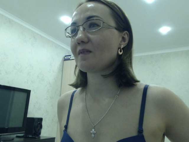 Fotografije viktoriyax I watch your camera for 21 tokens, listen to music for 10 tokens, and also go to ***ping, groups and private. Tips are welcome. Also put the Love of visitors!