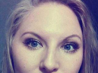 Erotski video chat VivianFlirty