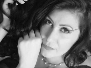 Erotski video chat VogueNoir