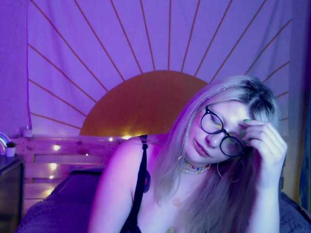 Fotografije xoxoalisa hi guys im new there lets play together<3