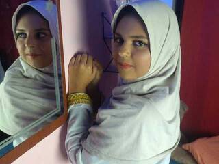 Erotski video chat YaminaIssawi