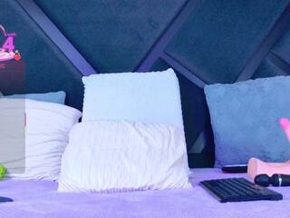 Erotski video chat YesyHills