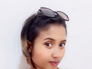 Erotski video chat YoungNatie