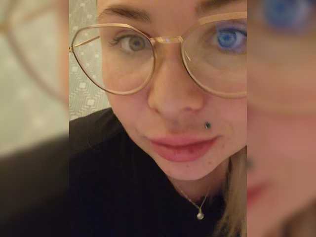 Emitiranje snimki zaslona YourFunnyBlondiee