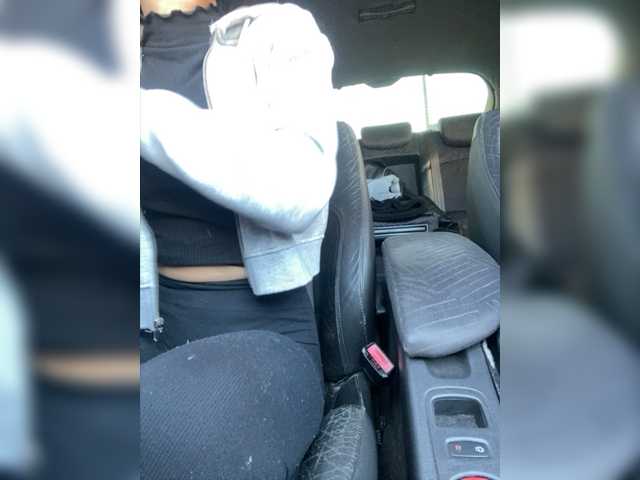 Emitiranje snimki zaslona YourLovessz