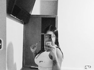 Erotski video chat ZAIRA-BREEZE