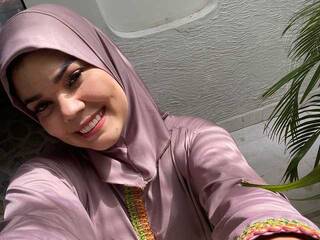 Erotski video chat ZareenMajluf